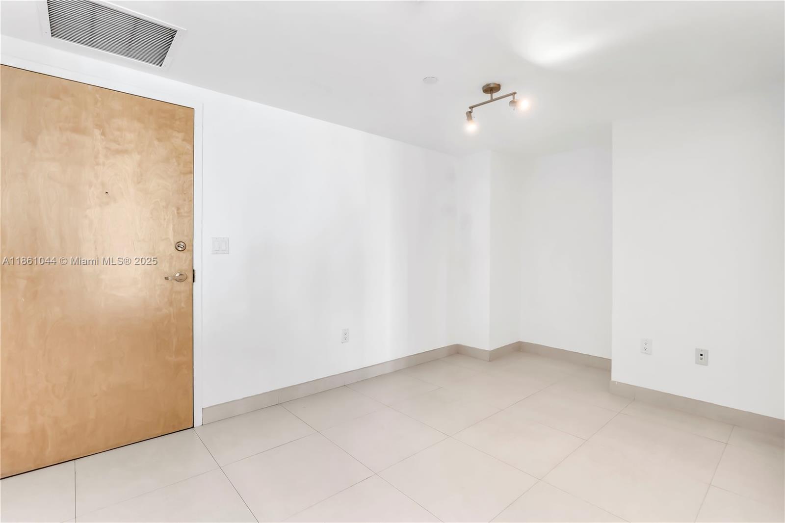 350 S Miami Ave #2105, Miami FL 33130