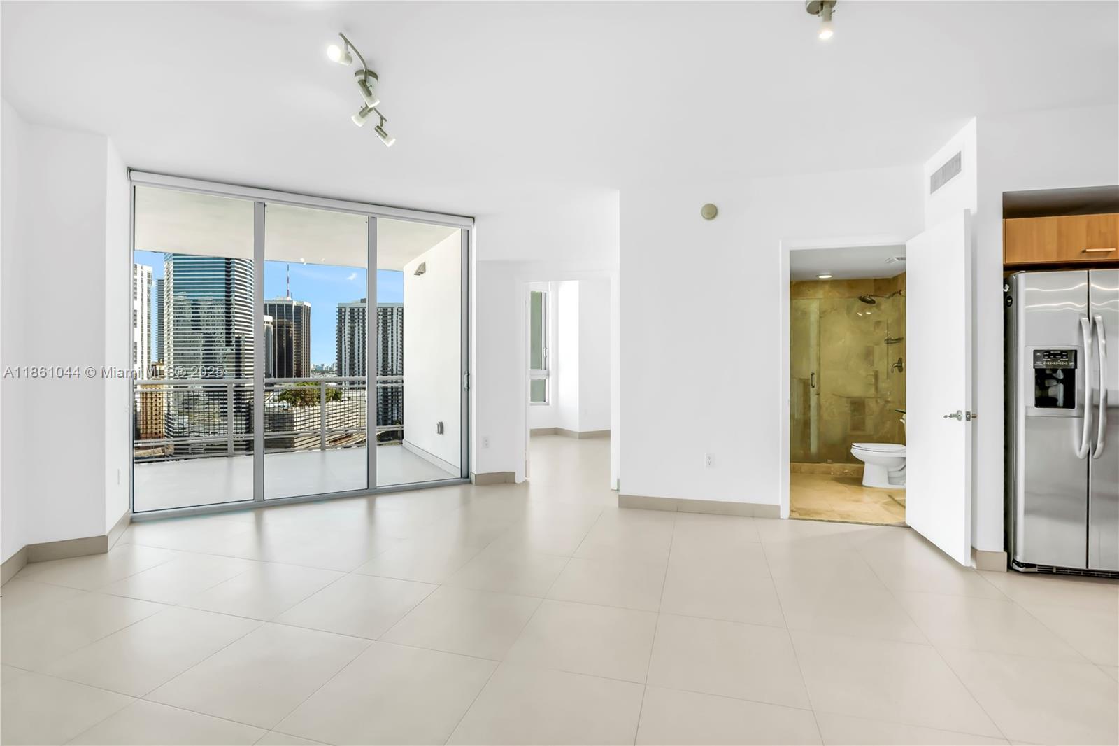350 S Miami Ave #2105, Miami FL 33130