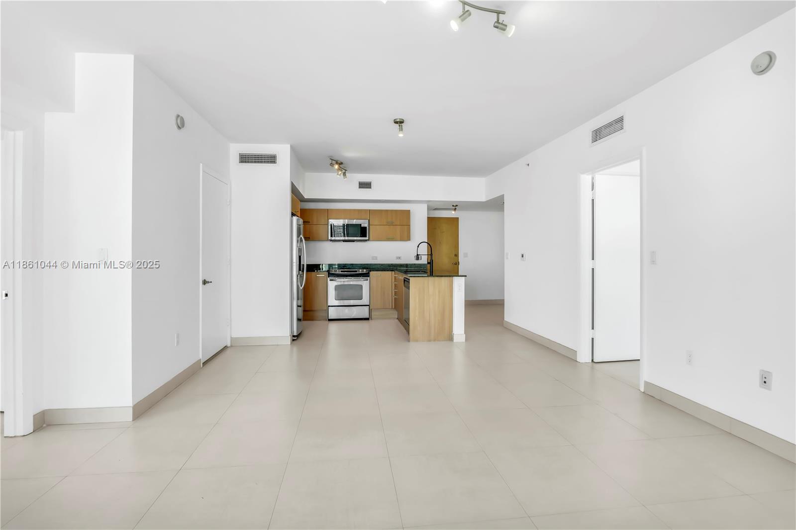 350 S Miami Ave #2105, Miami FL 33130