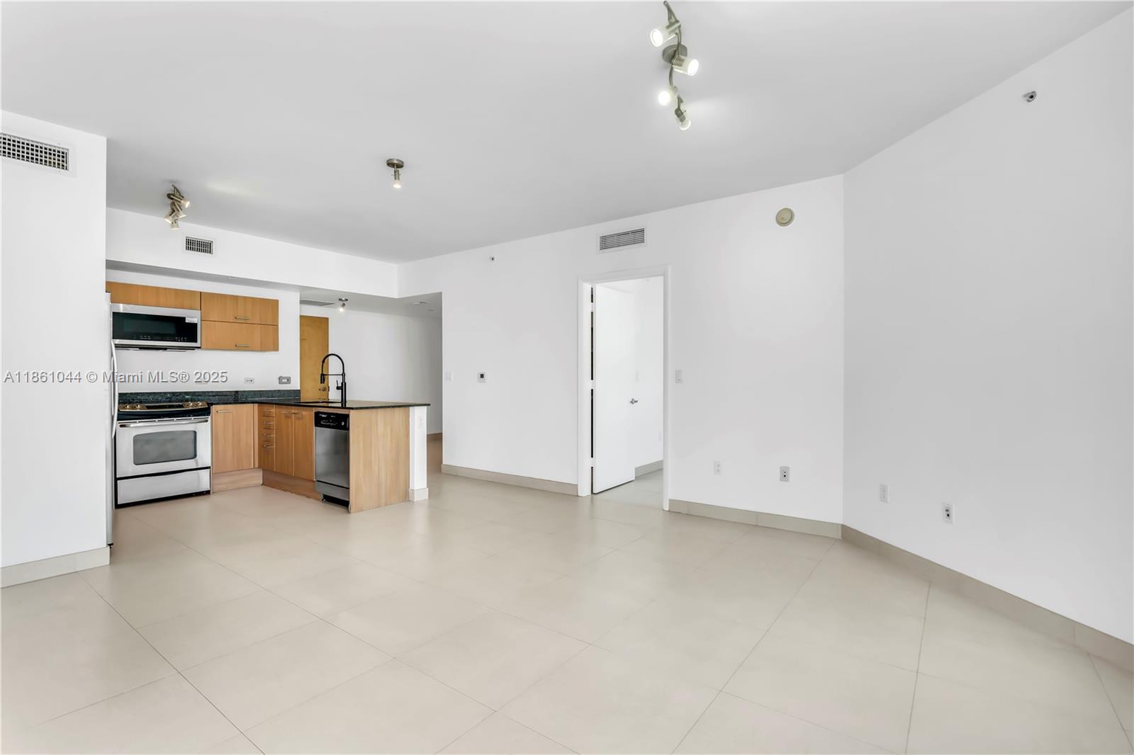 350 S Miami Ave #2105, Miami FL 33130