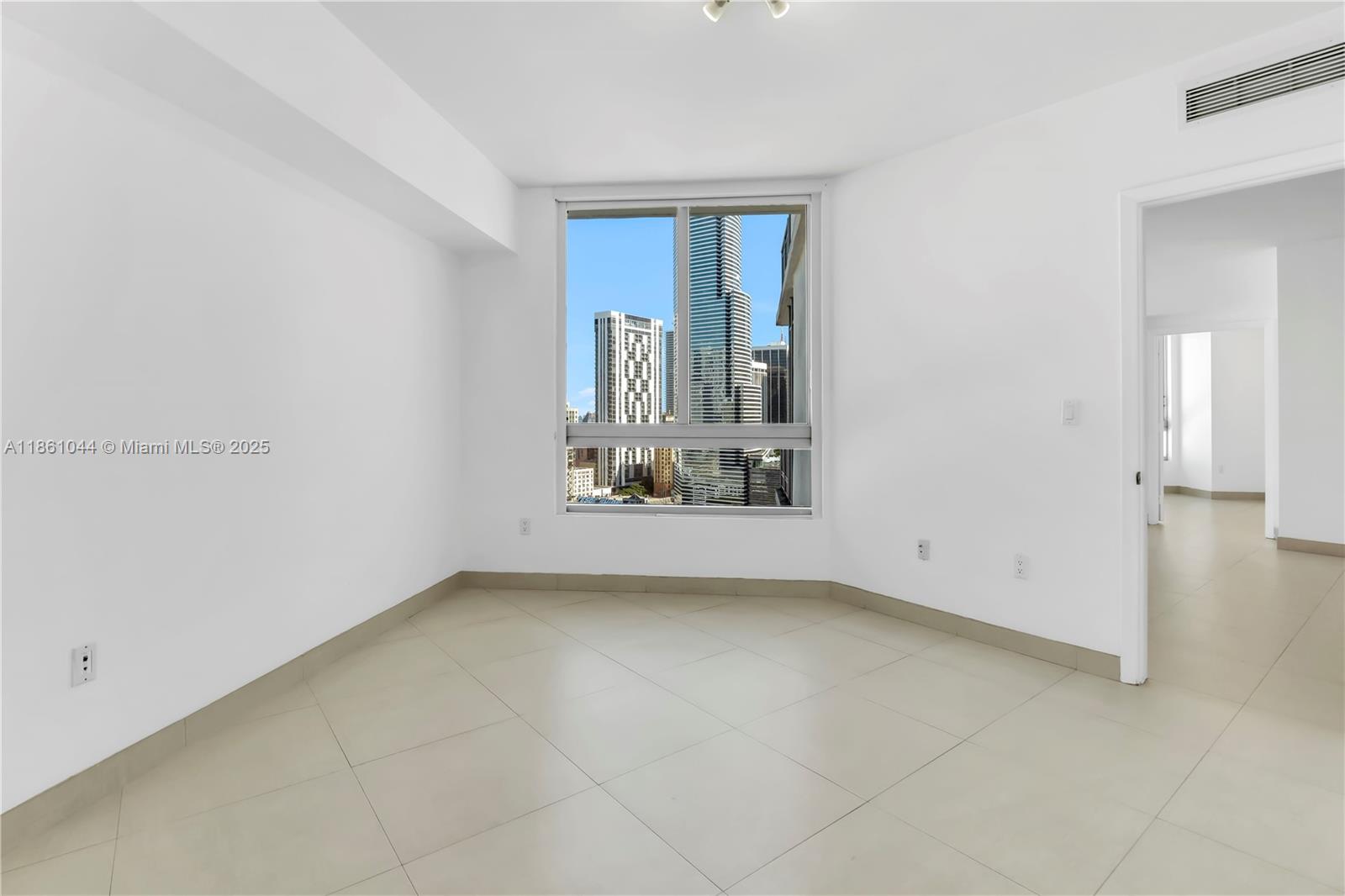 350 S Miami Ave #2105, Miami FL 33130
