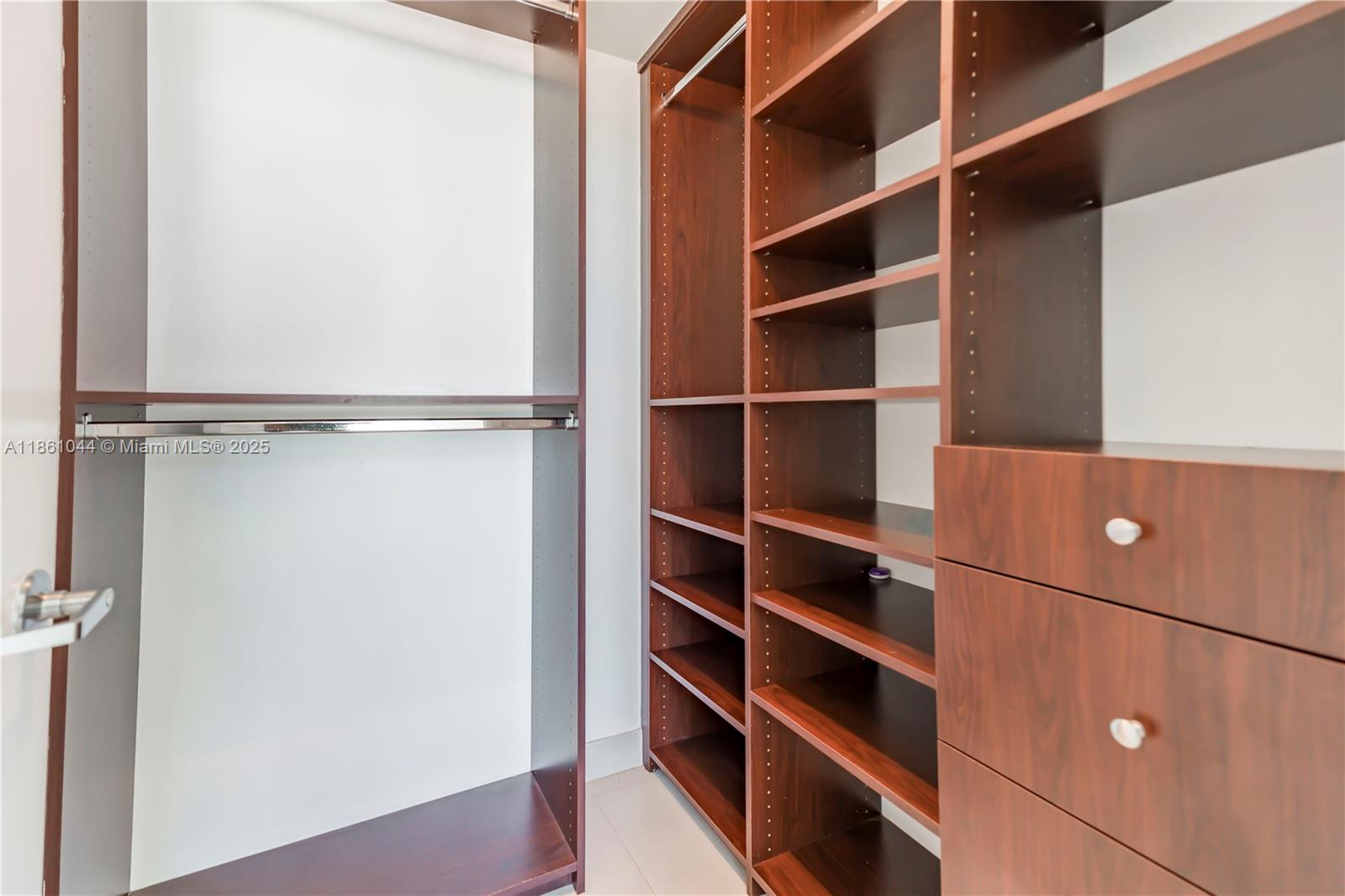 350 S Miami Ave #2105, Miami FL 33130
