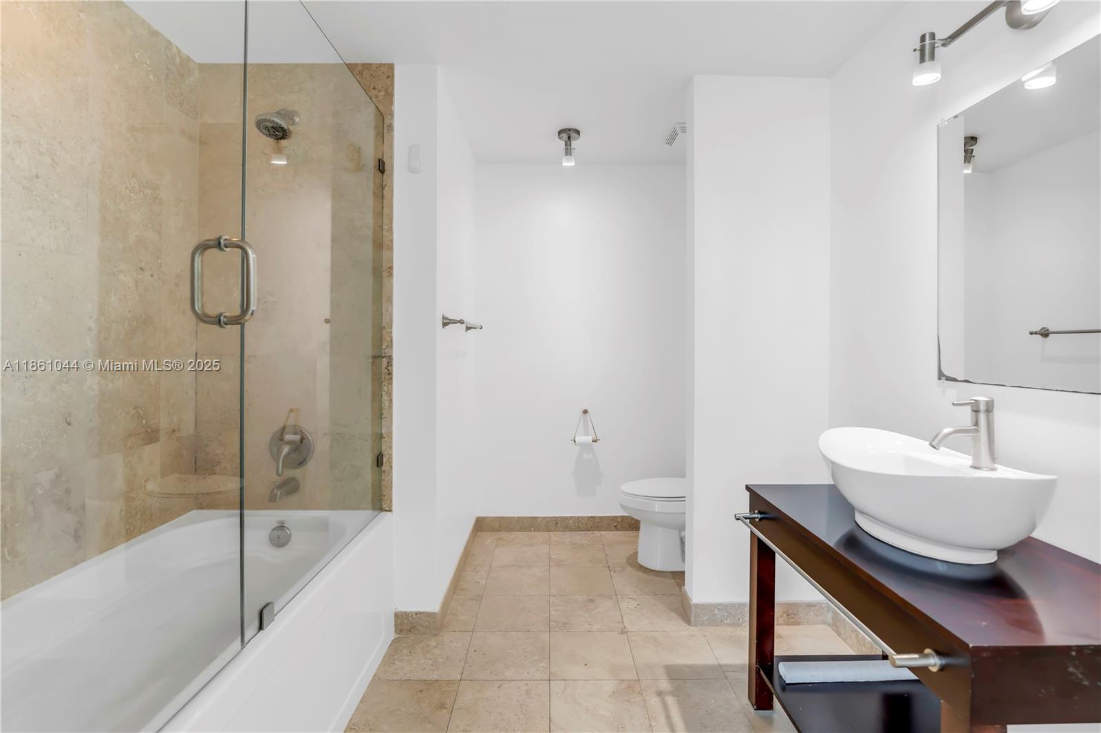 350 S Miami Ave #2105, Miami FL 33130