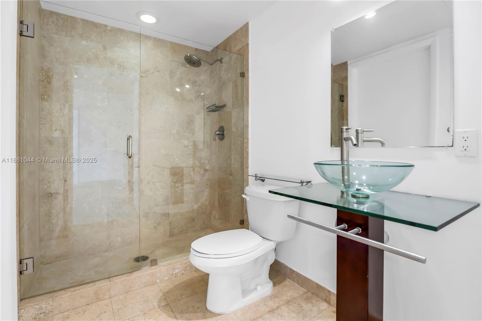 350 S Miami Ave #2105, Miami FL 33130