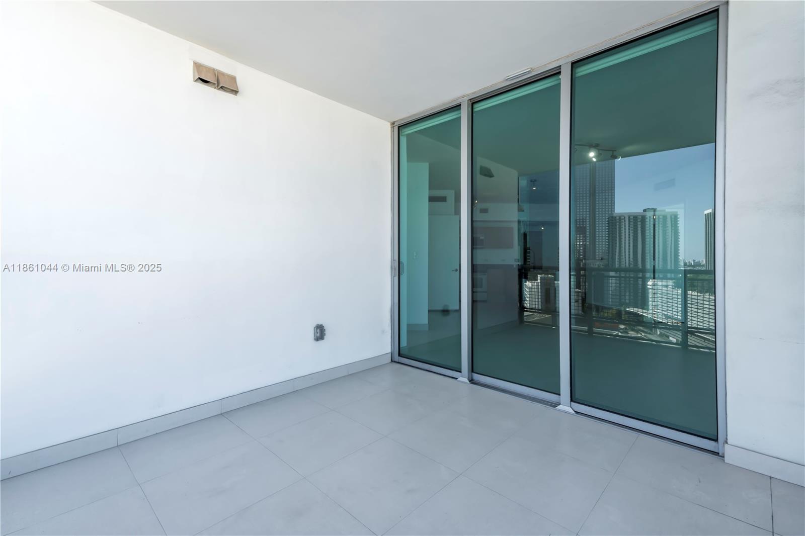 350 S Miami Ave #2105, Miami FL 33130