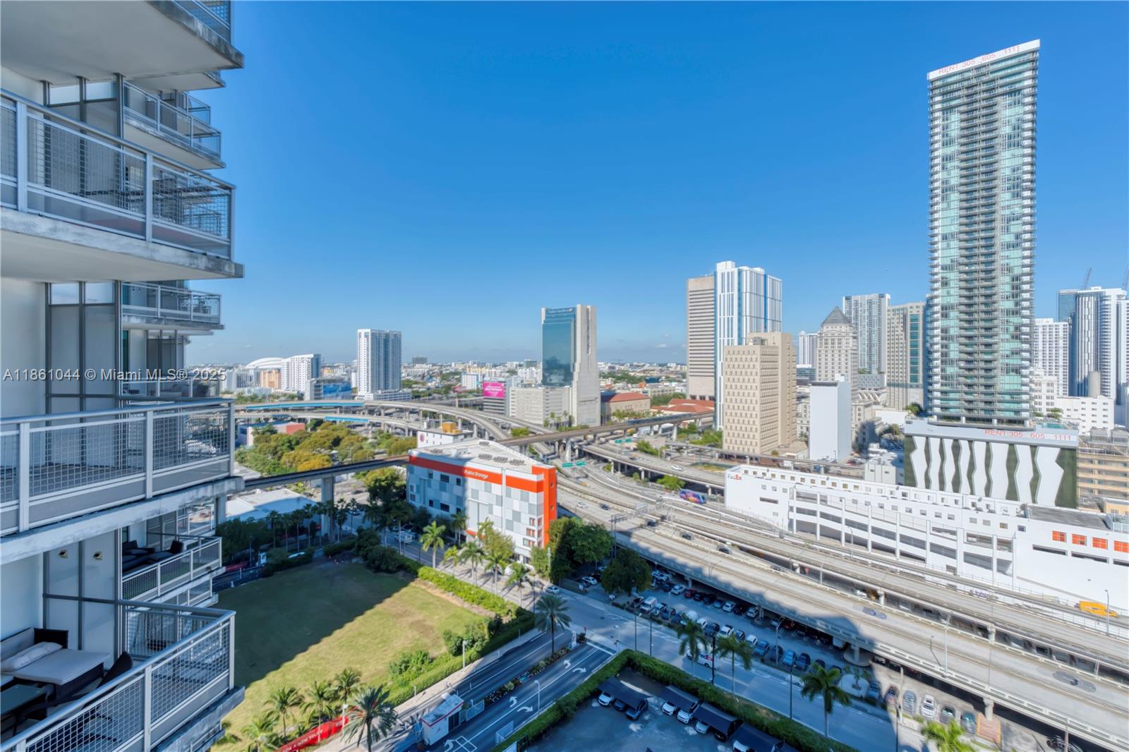 350 S Miami Ave #2105, Miami FL 33130
