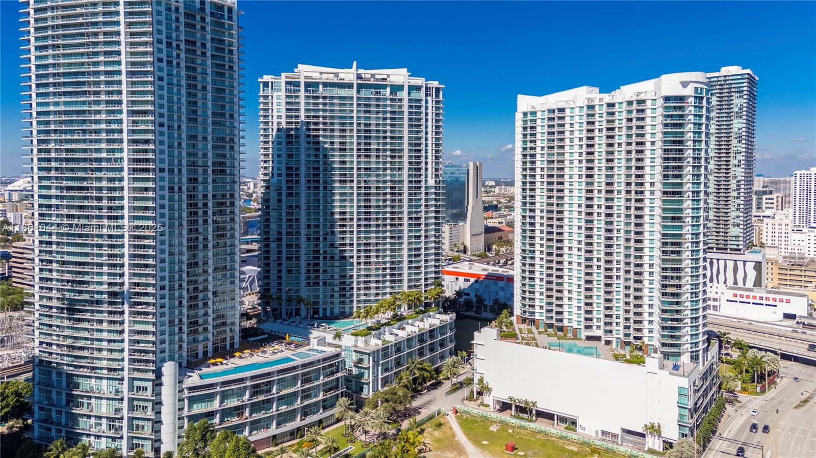 350 S Miami Ave #2105, Miami FL 33130