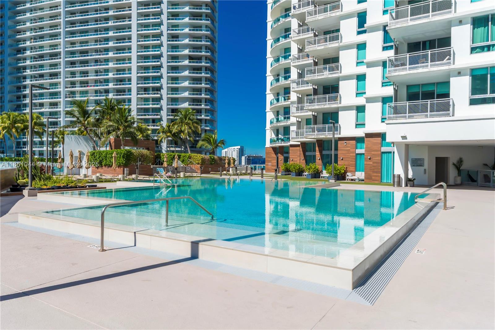 350 S Miami Ave #2105, Miami FL 33130