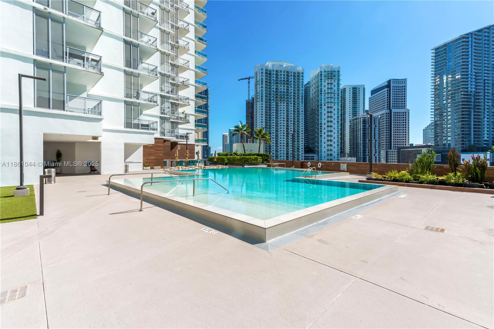 350 S Miami Ave #2105, Miami FL 33130