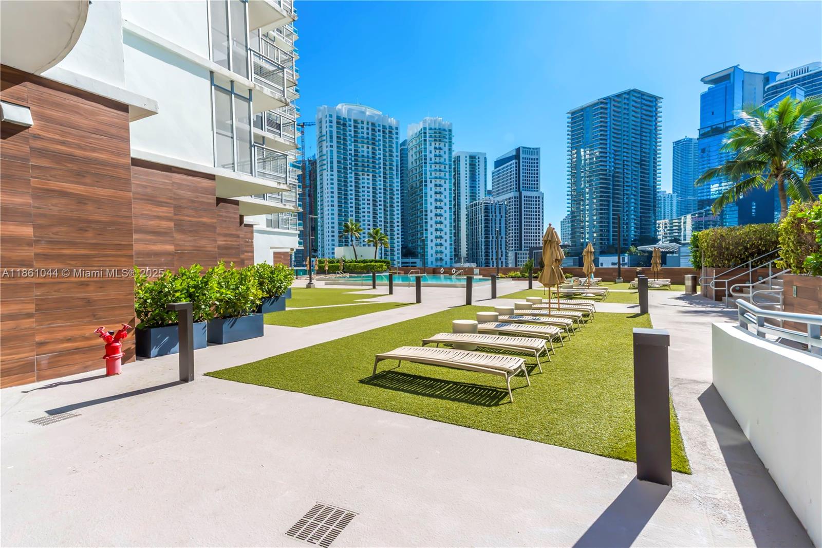 350 S Miami Ave #2105, Miami FL 33130