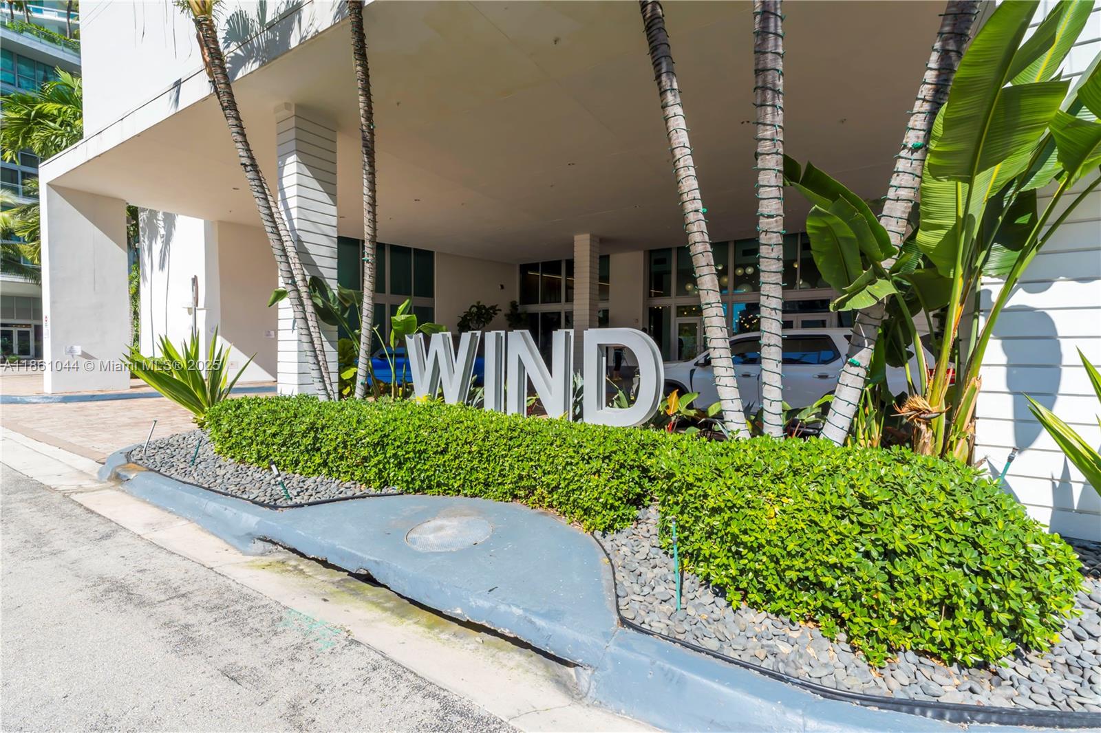 350 S Miami Ave #2105, Miami FL 33130