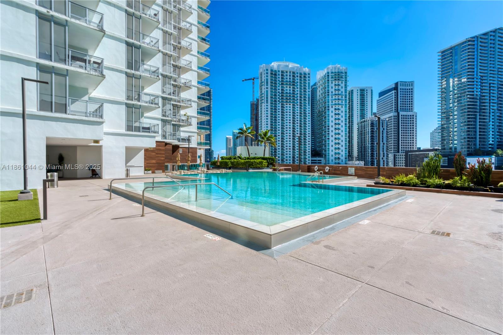 350 S Miami Ave #2105, Miami FL 33130