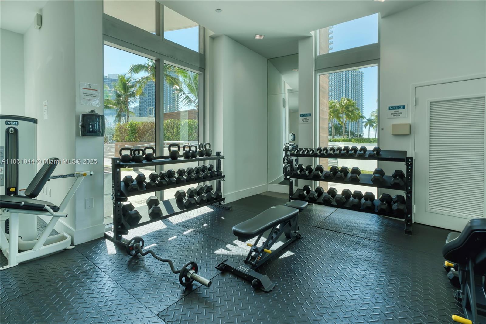 350 S Miami Ave #2105, Miami FL 33130