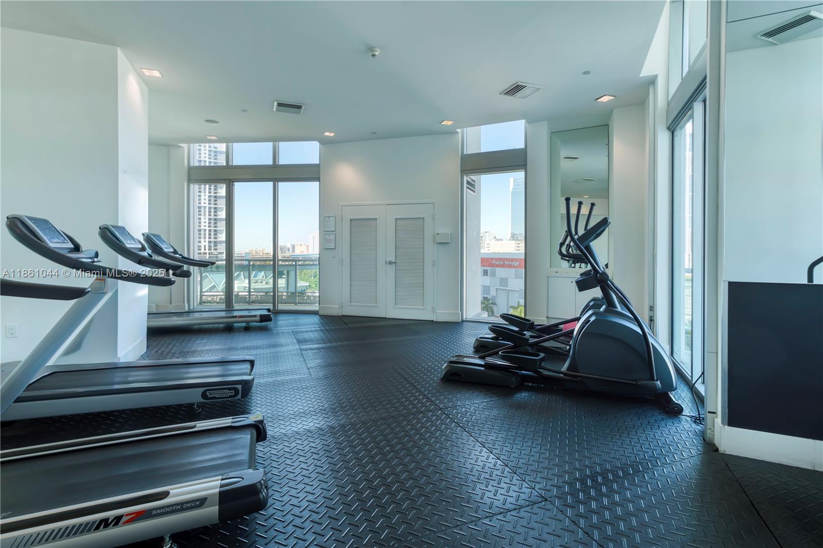 350 S Miami Ave #2105, Miami FL 33130