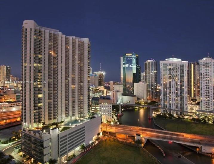 350 S Miami Ave #2105, Miami FL 33130