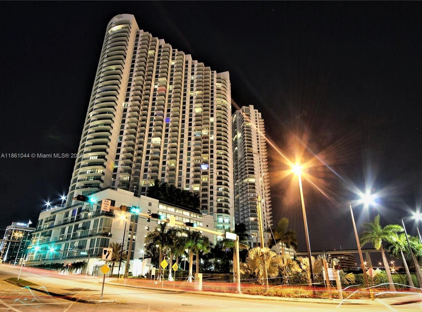 350 S Miami Ave #2105, Miami FL 33130