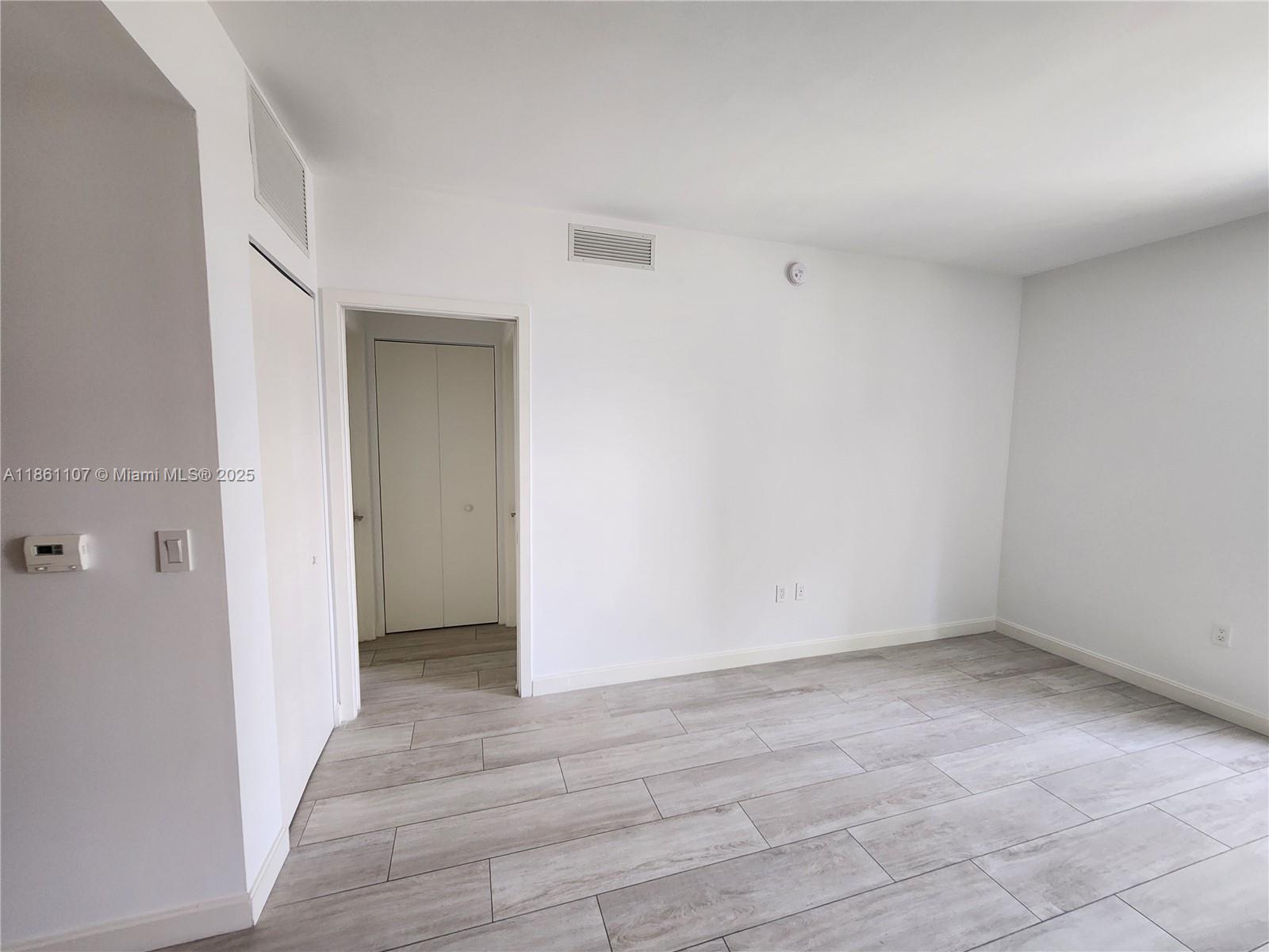 55 SW 9th St #1402, Miami FL 33130