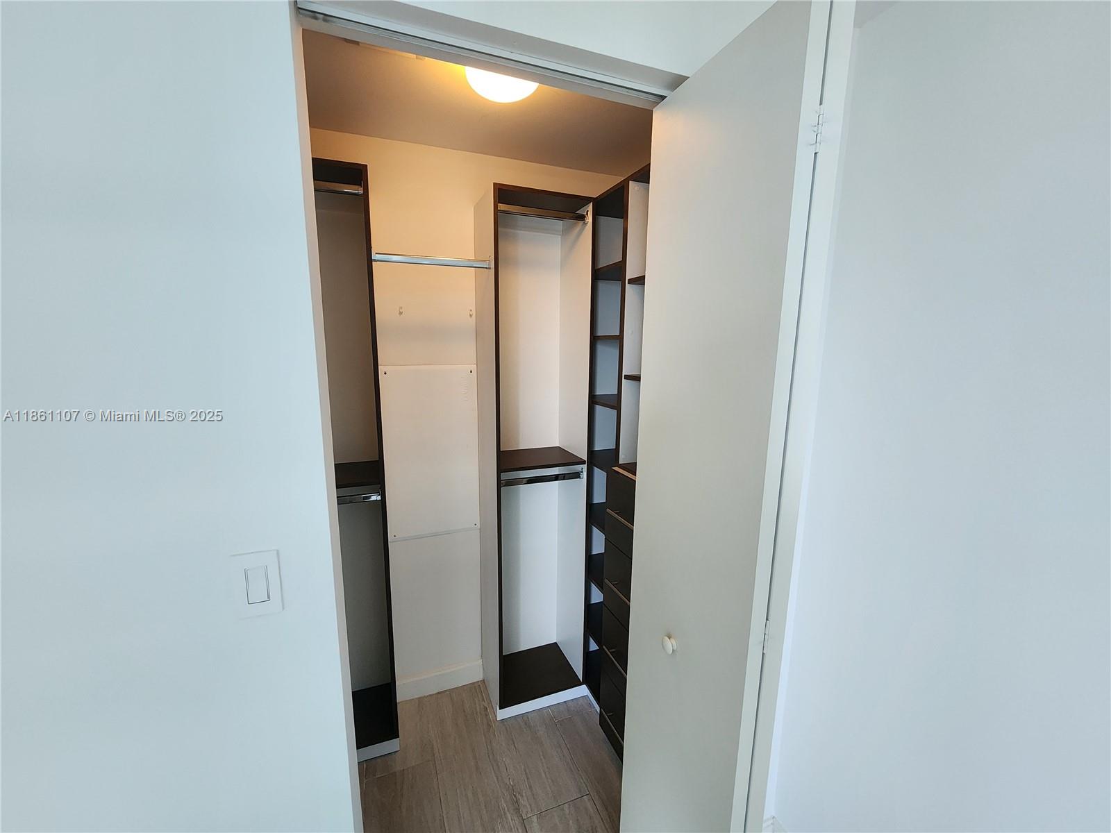 55 SW 9th St #1402, Miami FL 33130