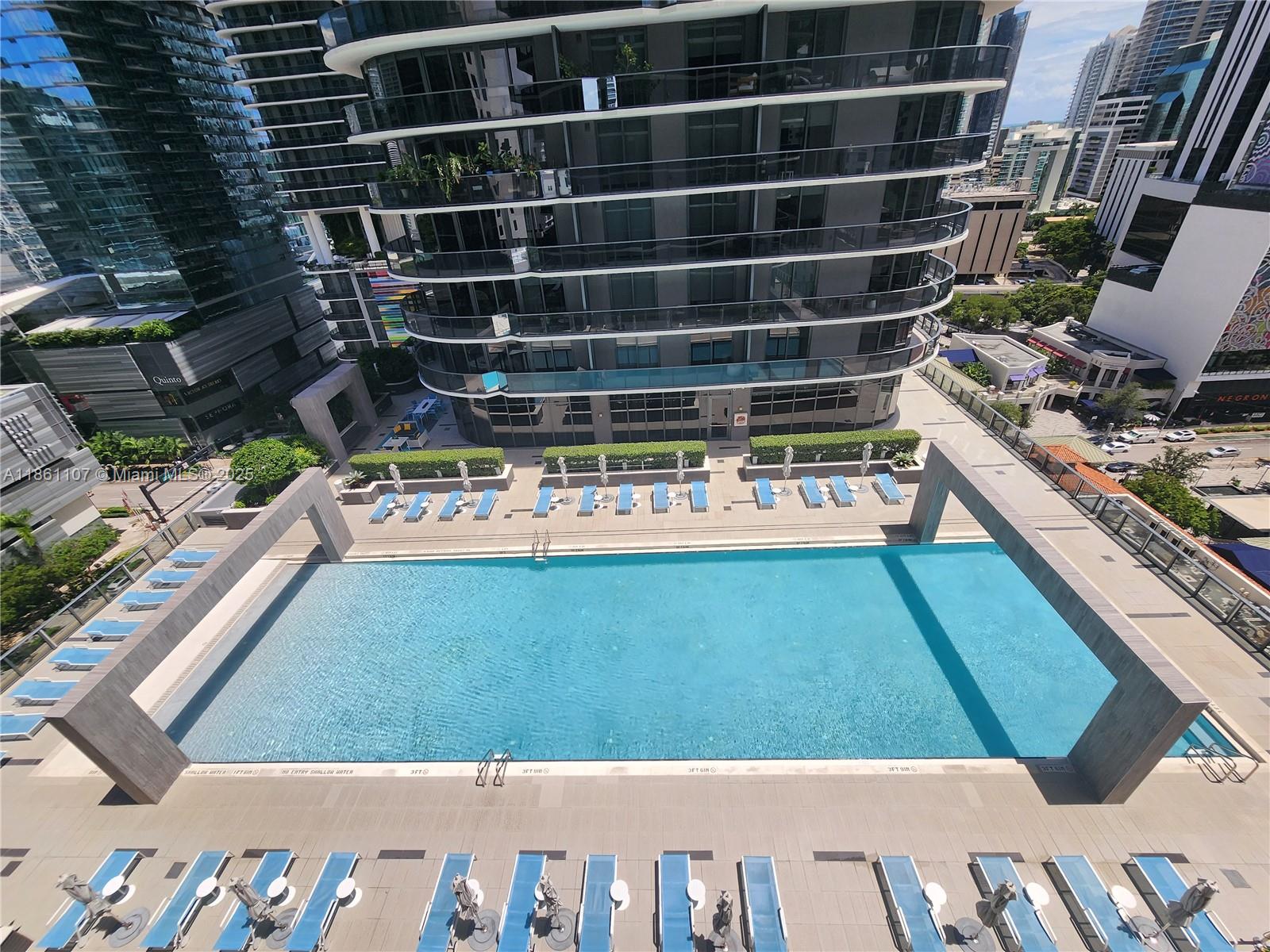 55 SW 9th St #1402, Miami FL 33130