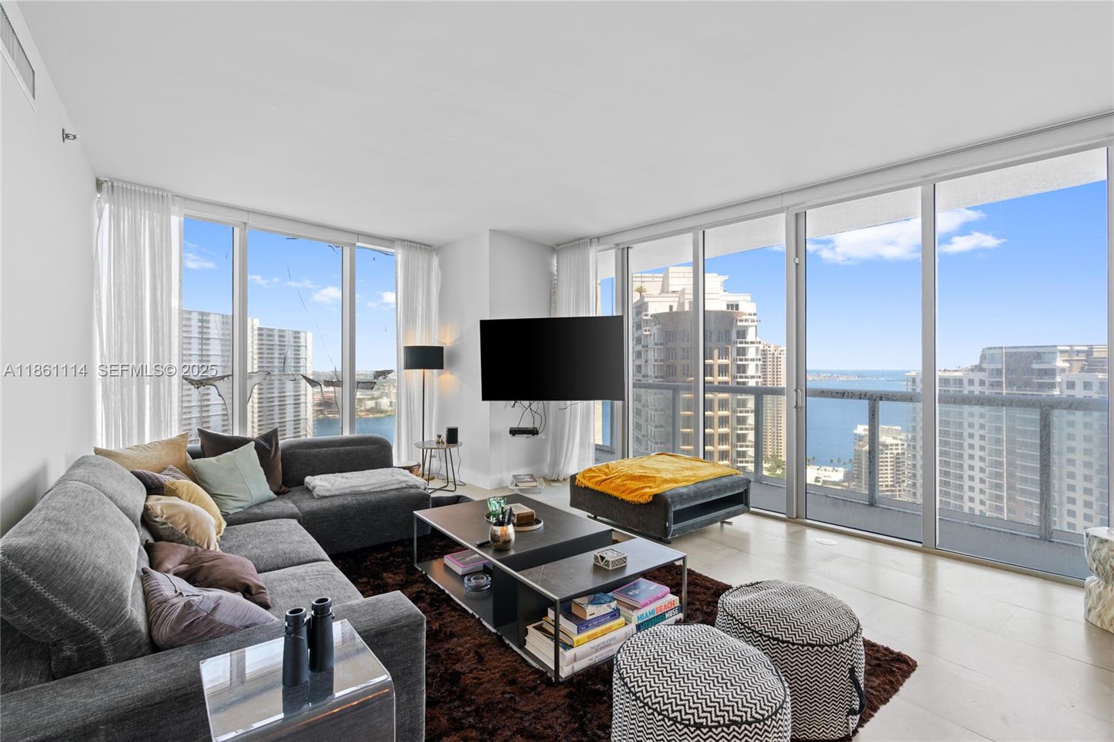 465 Brickell Ave #3201, Miami FL 33131