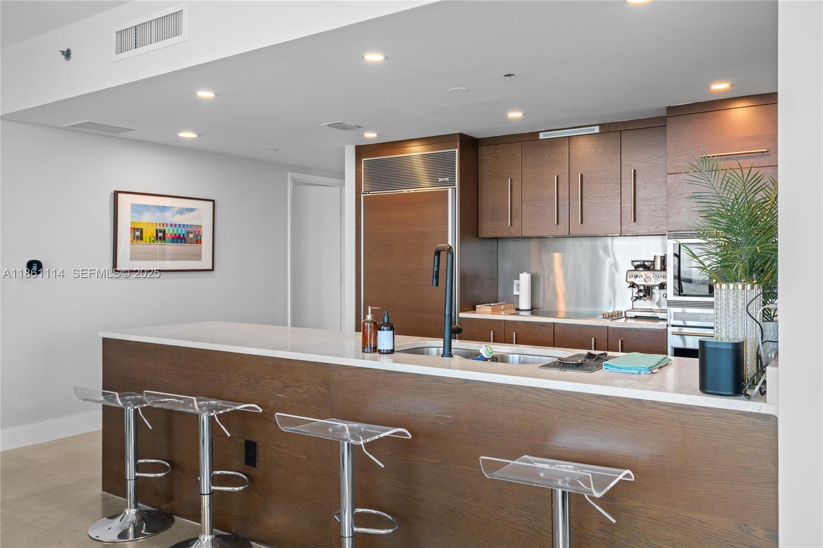 465 Brickell Ave #3201, Miami FL 33131
