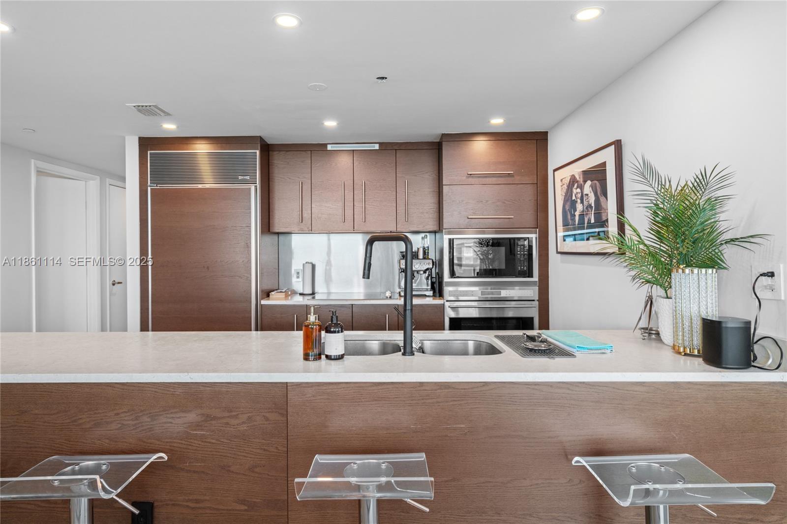 465 Brickell Ave #3201, Miami FL 33131