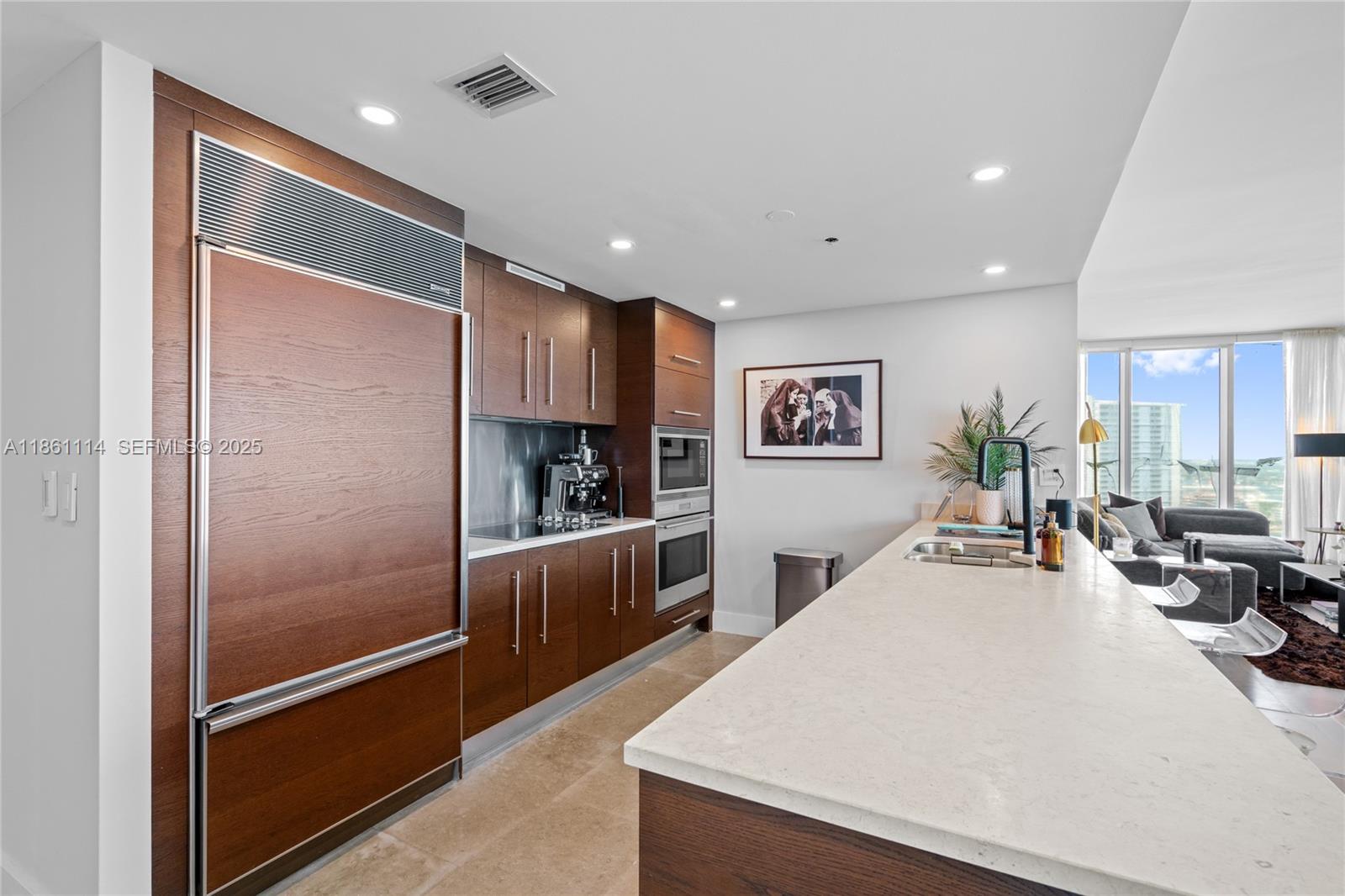 465 Brickell Ave #3201, Miami FL 33131