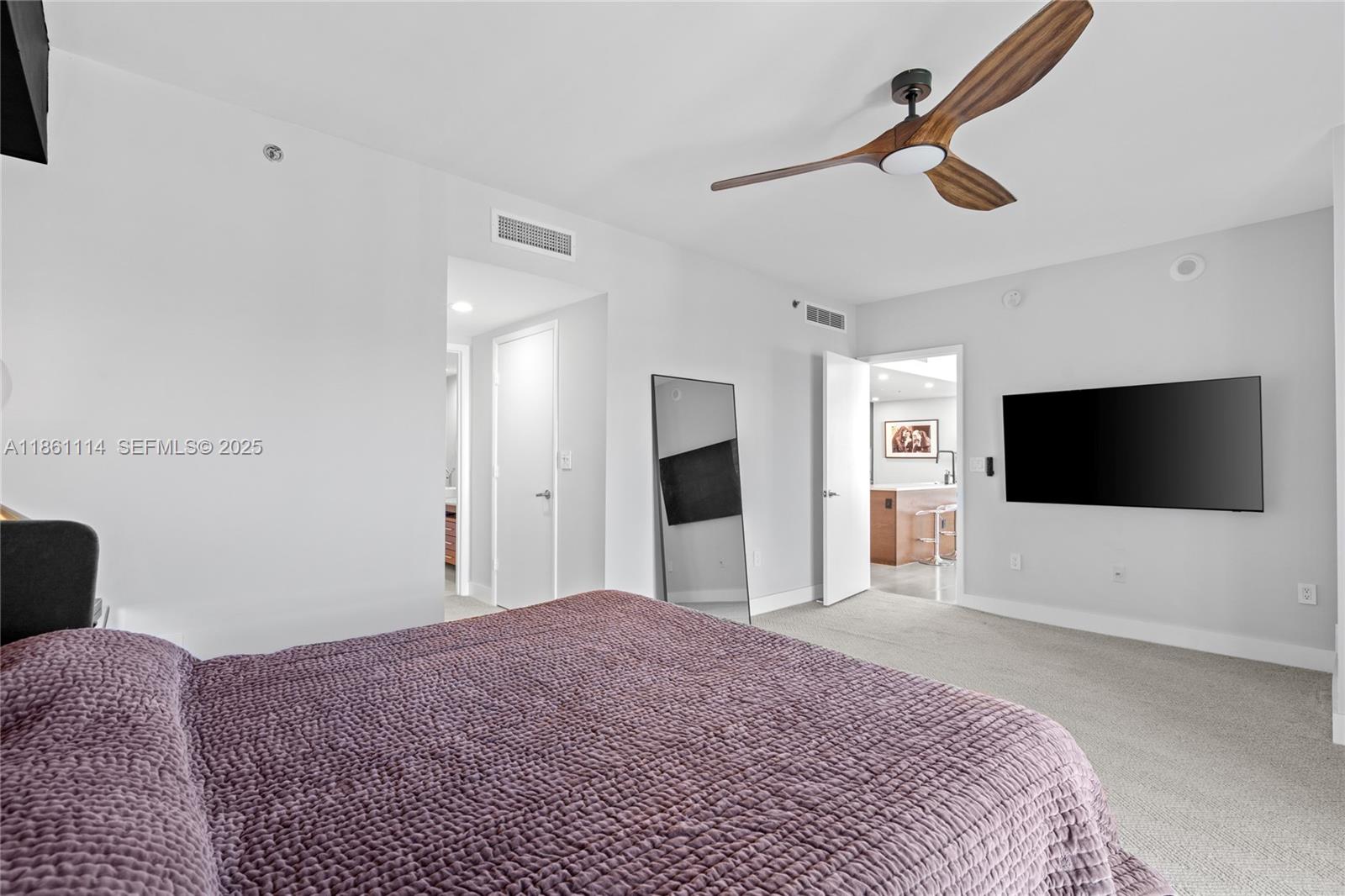 465 Brickell Ave #3201, Miami FL 33131