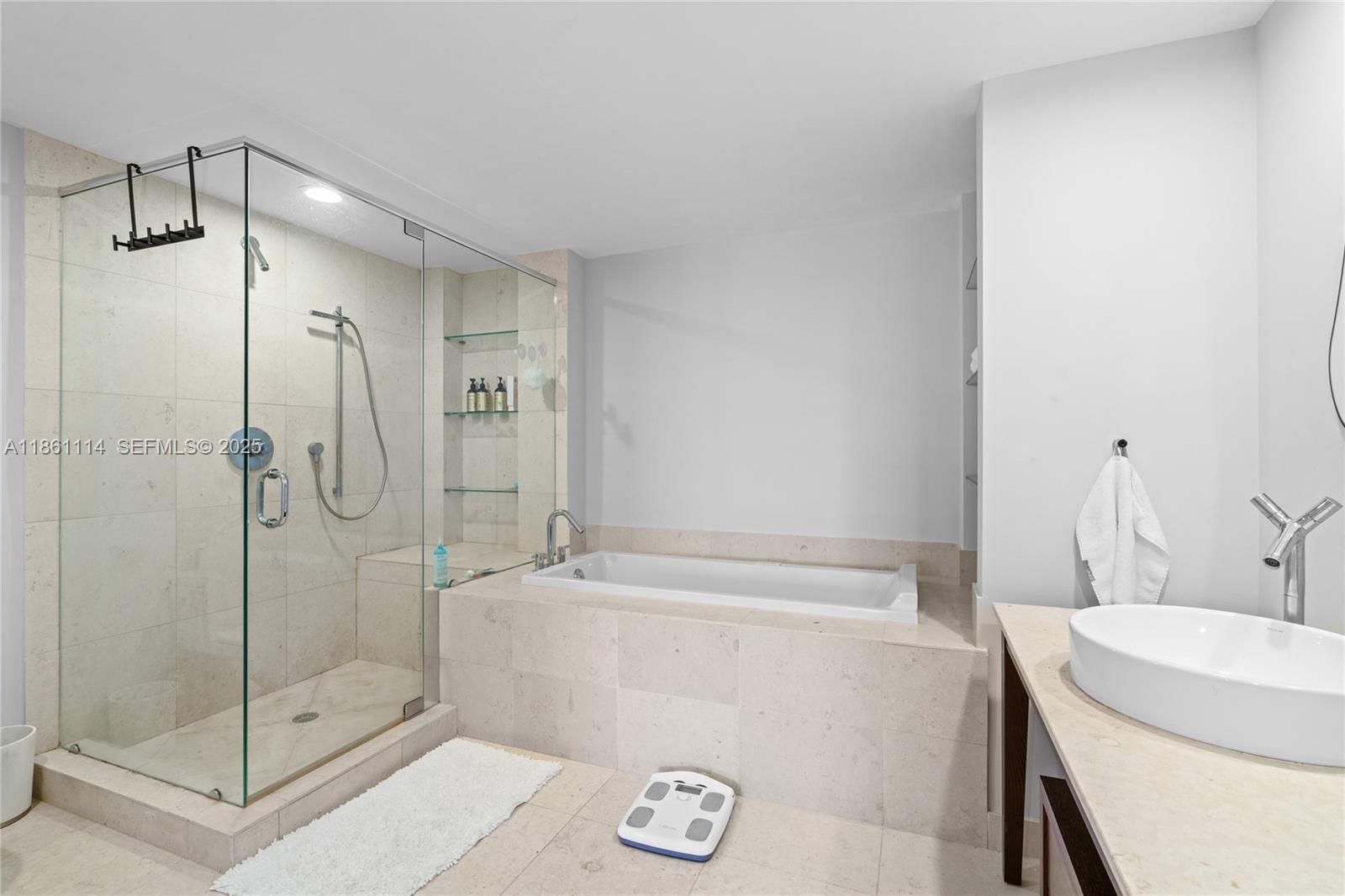 465 Brickell Ave #3201, Miami FL 33131