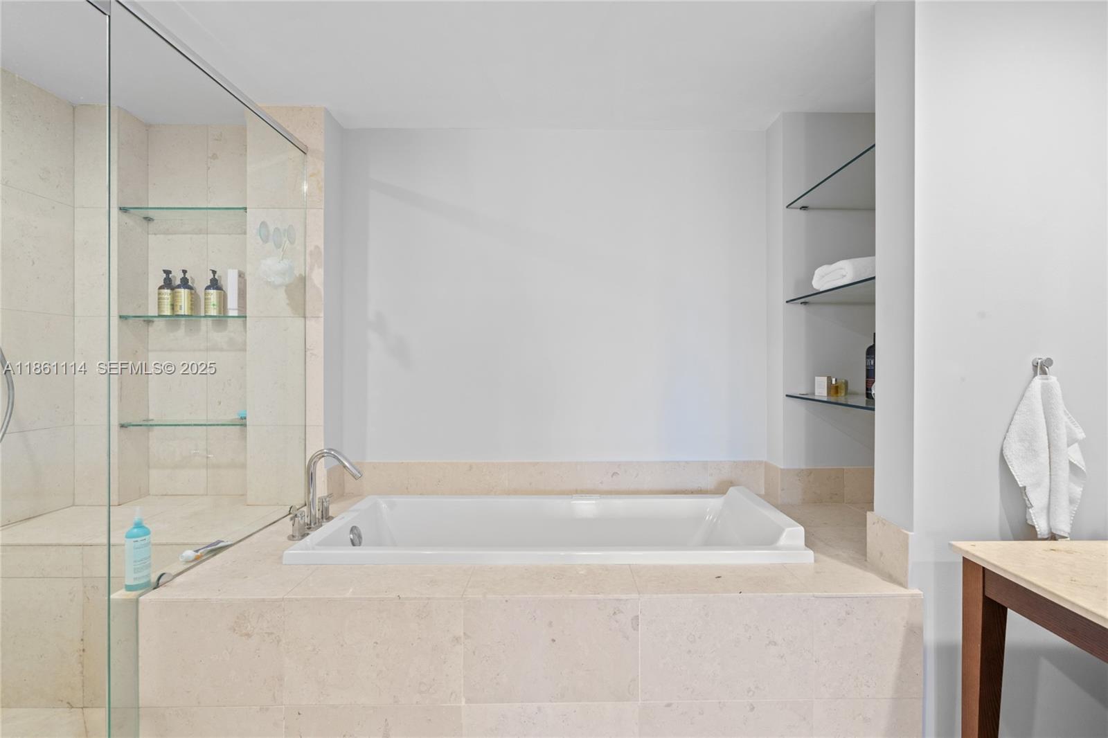 465 Brickell Ave #3201, Miami FL 33131