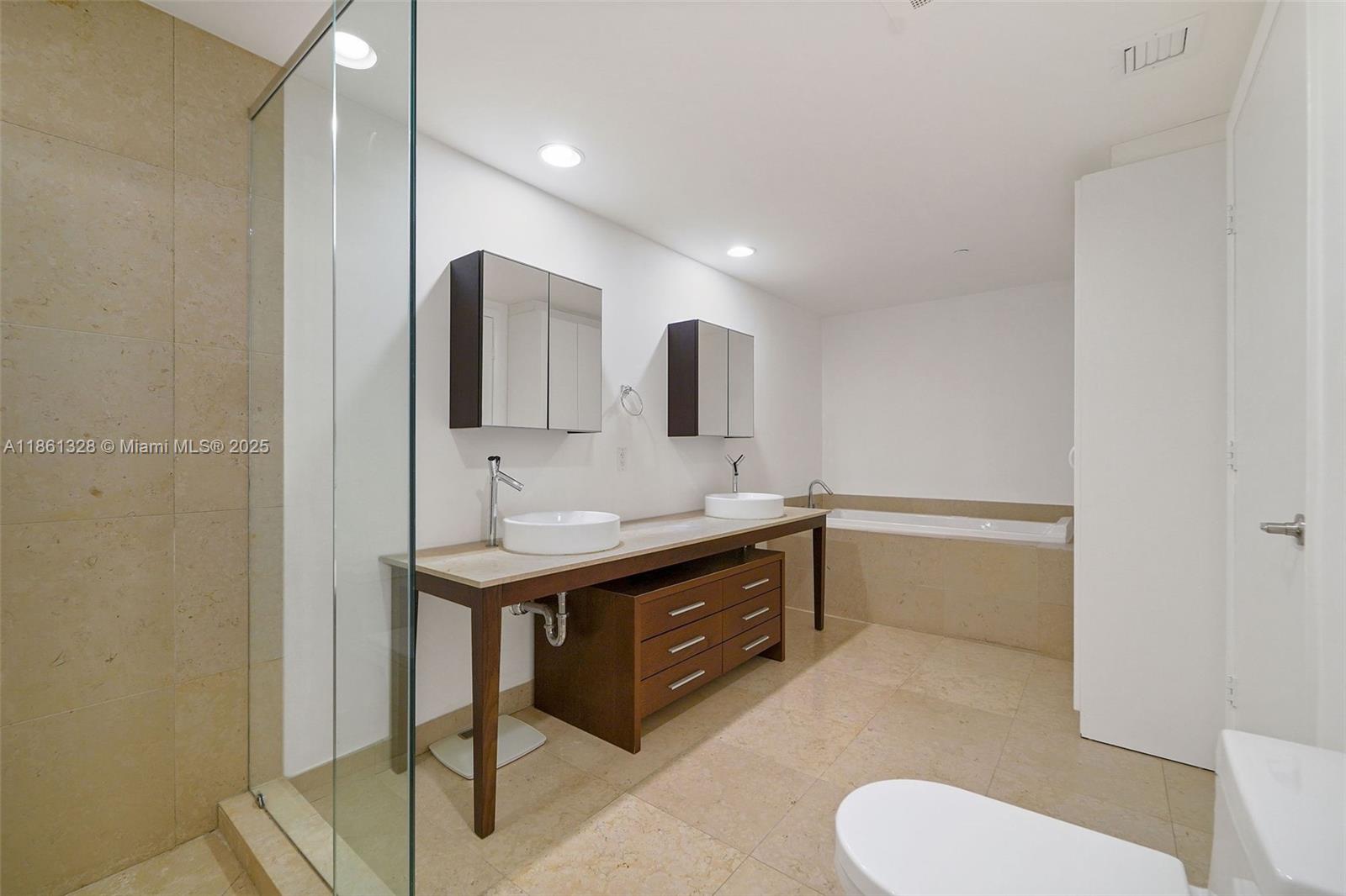 495 Brickell Ave #402, Miami FL 33131