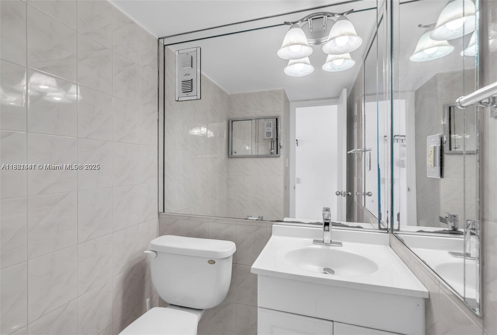 6900 Bay Dr #11F, Miami Beach FL 33141