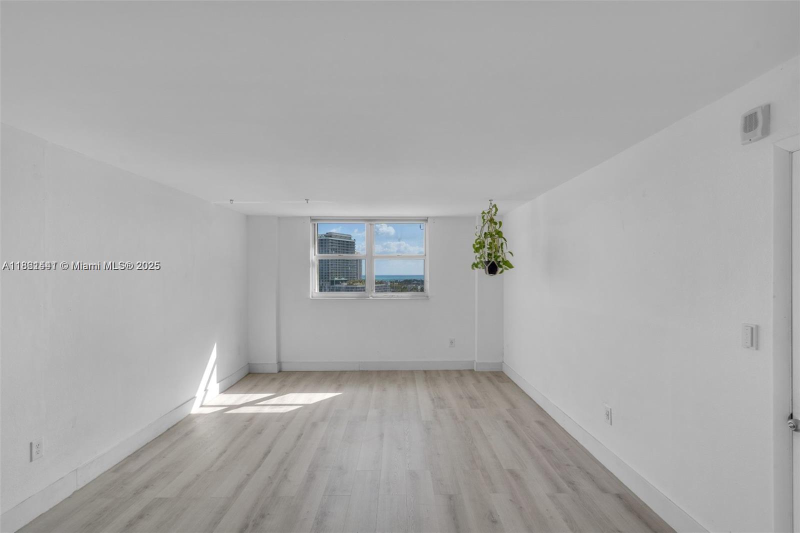6900 Bay Dr #11F, Miami Beach FL 33141
