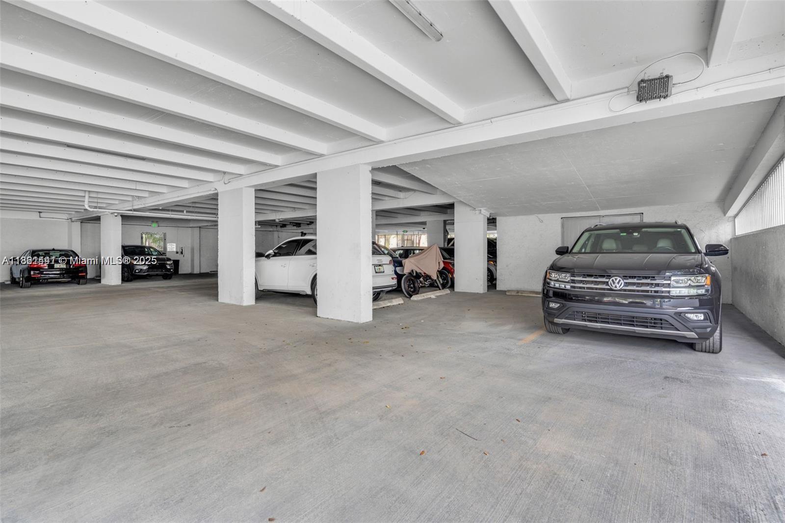 6900 Bay Dr #11F, Miami Beach FL 33141