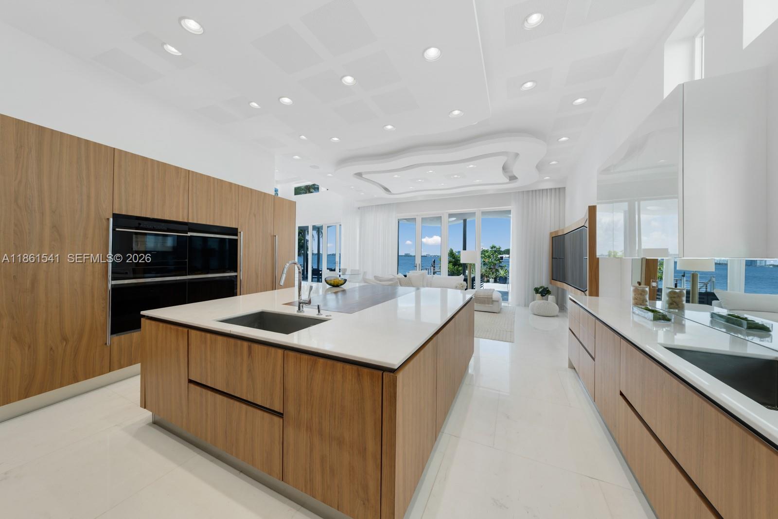 1825 Cleveland Rd, Miami Beach FL 33141