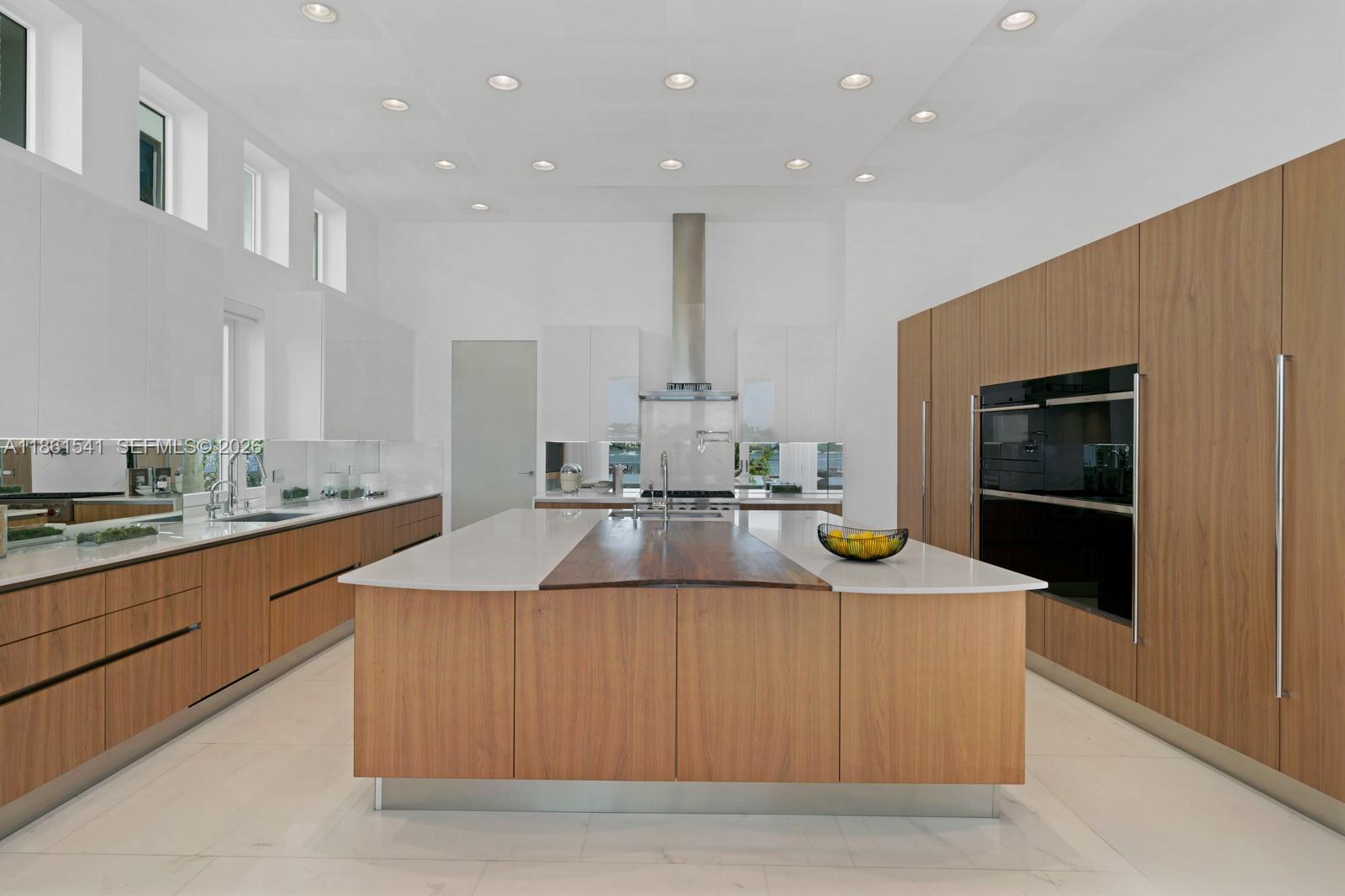 1825 Cleveland Rd, Miami Beach FL 33141