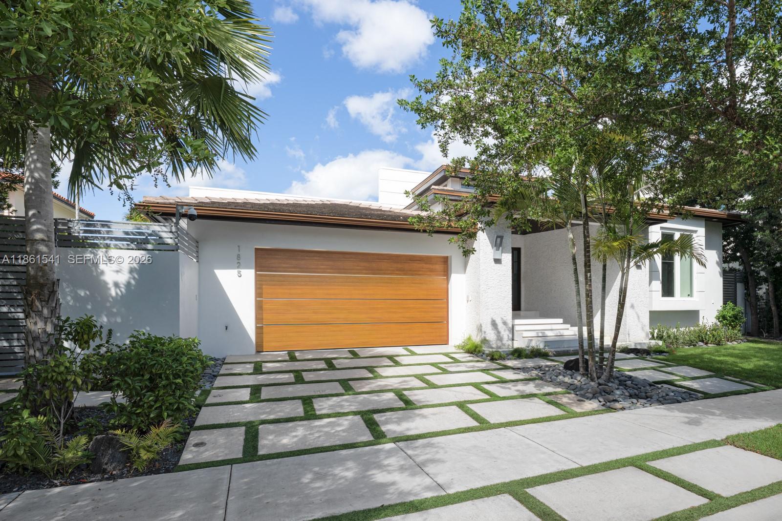 1825 Cleveland Rd, Miami Beach FL 33141