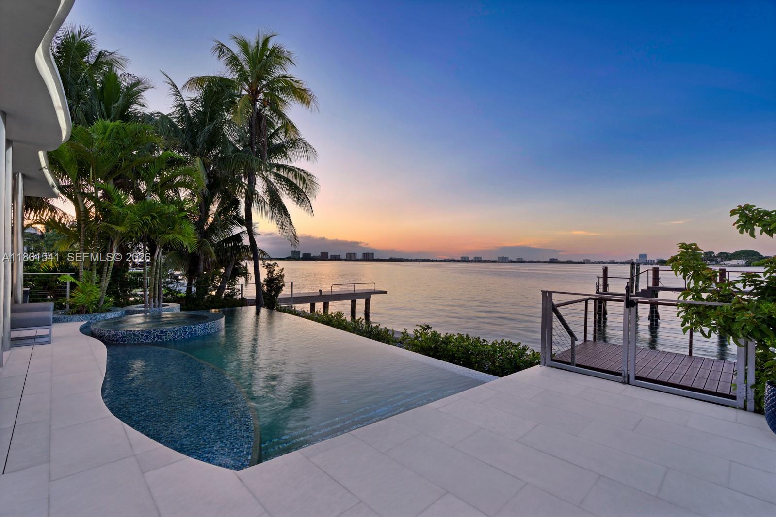 1825 Cleveland Rd, Miami Beach FL 33141