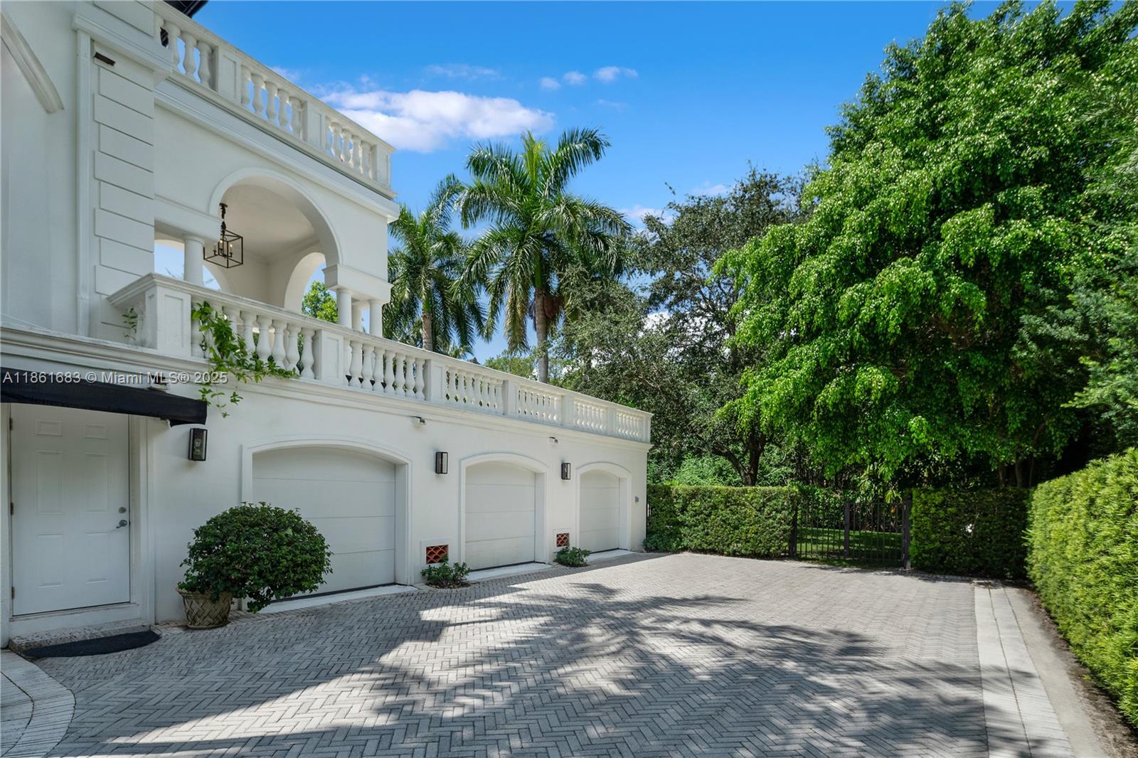 26 Tahiti Beach Island Rd, Coral Gables FL 33143