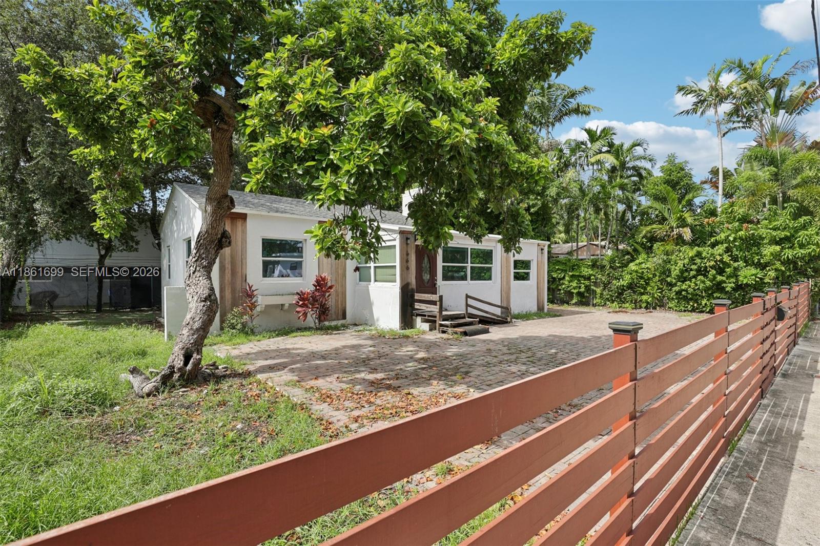 666 NE 62nd St, Miami FL 33138