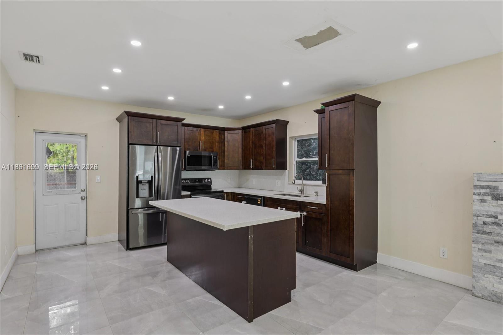 666 NE 62nd St, Miami FL 33138