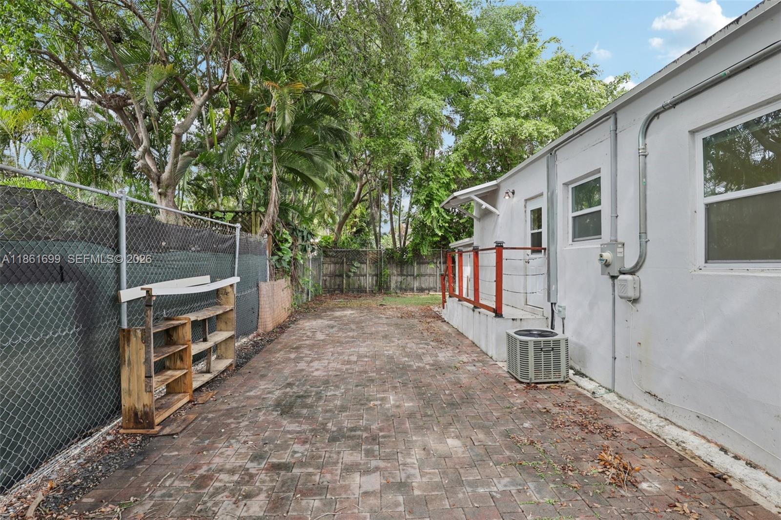666 NE 62nd St, Miami FL 33138
