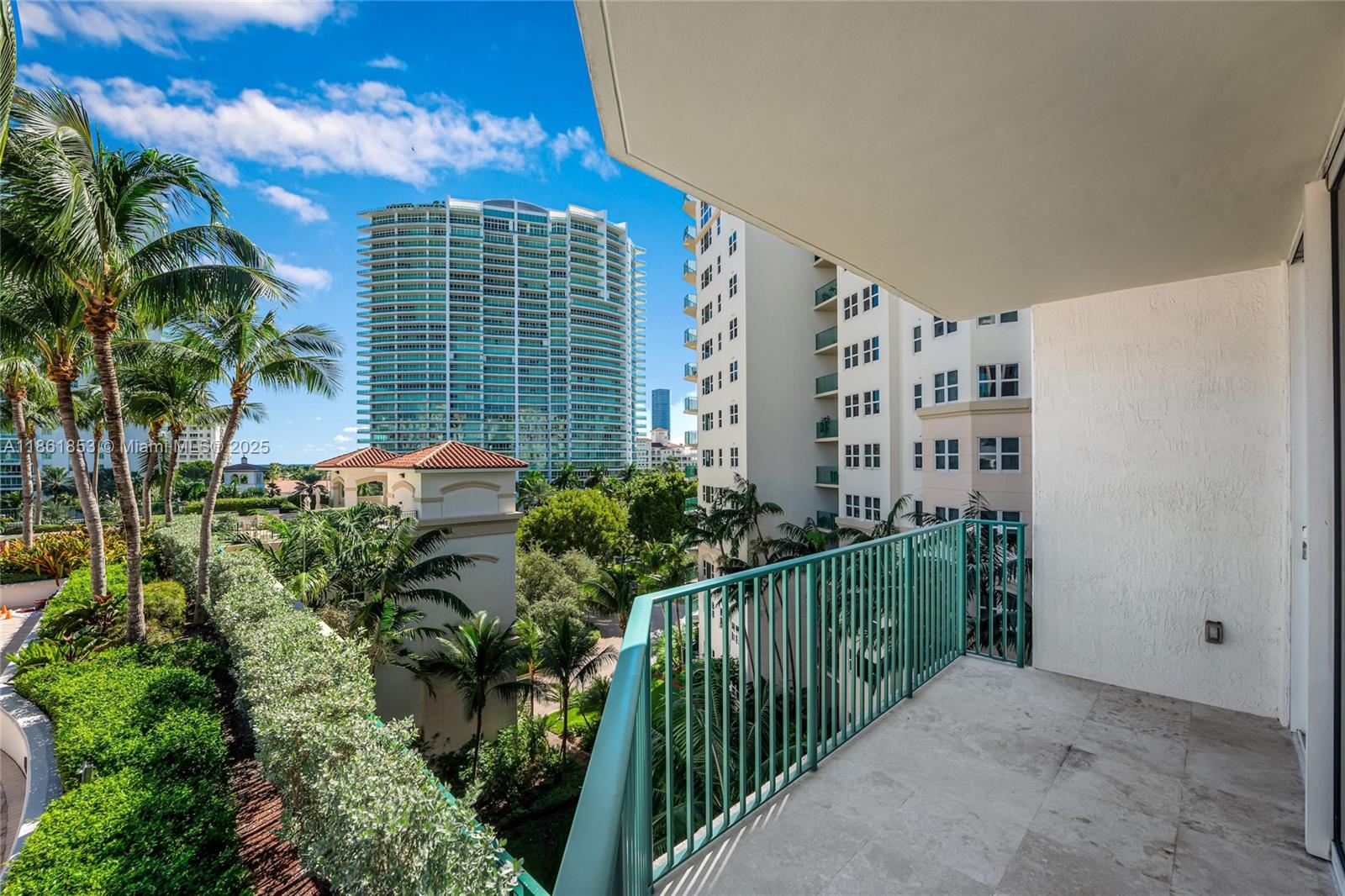 19900 E Country Club Dr #612, Aventura FL 33180