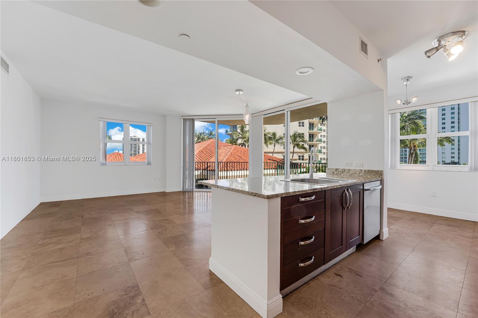 19900 E Country Club Dr #612, Aventura FL 33180