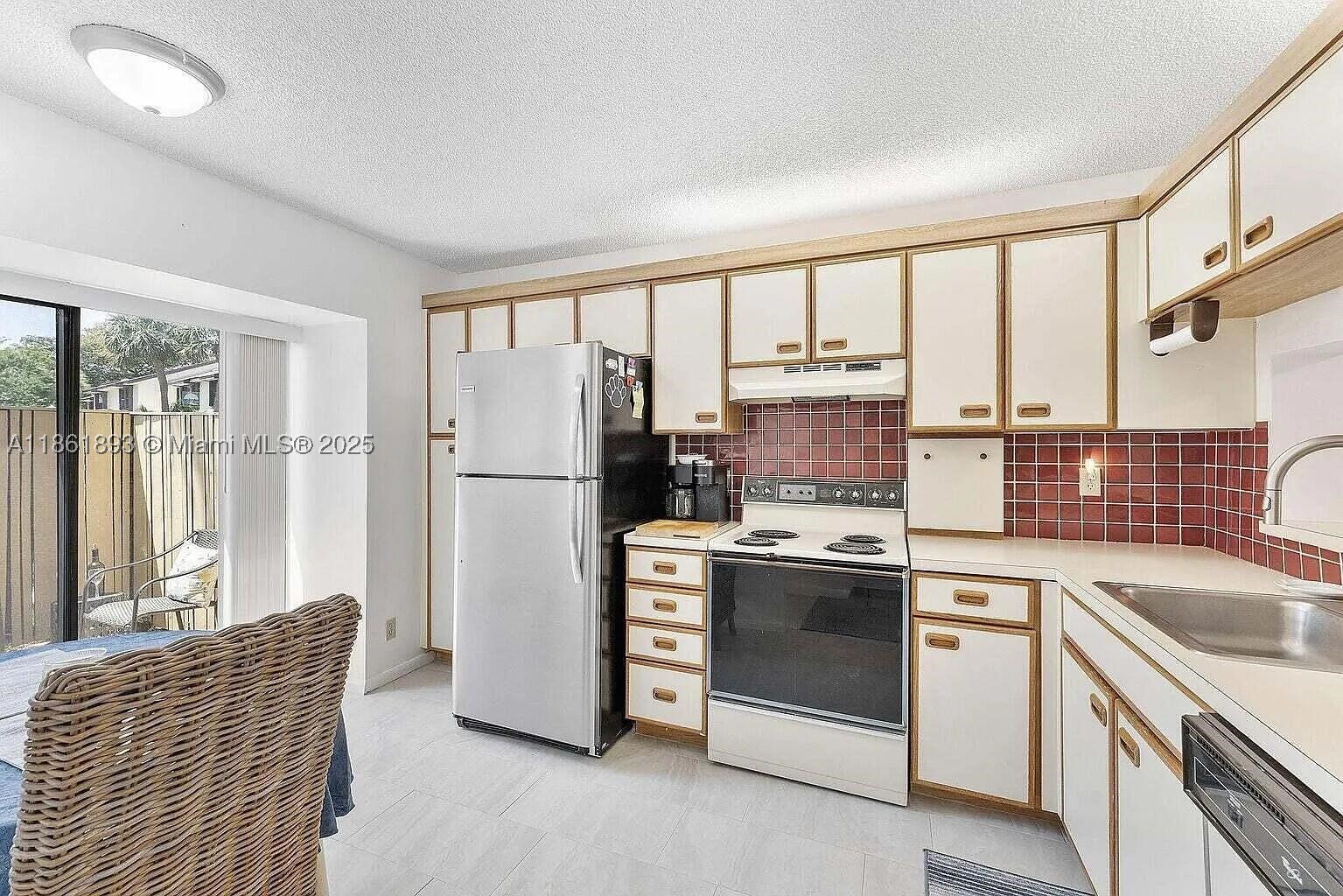 4575 S Carambola Cir S #27206, Coconut Creek FL 33066