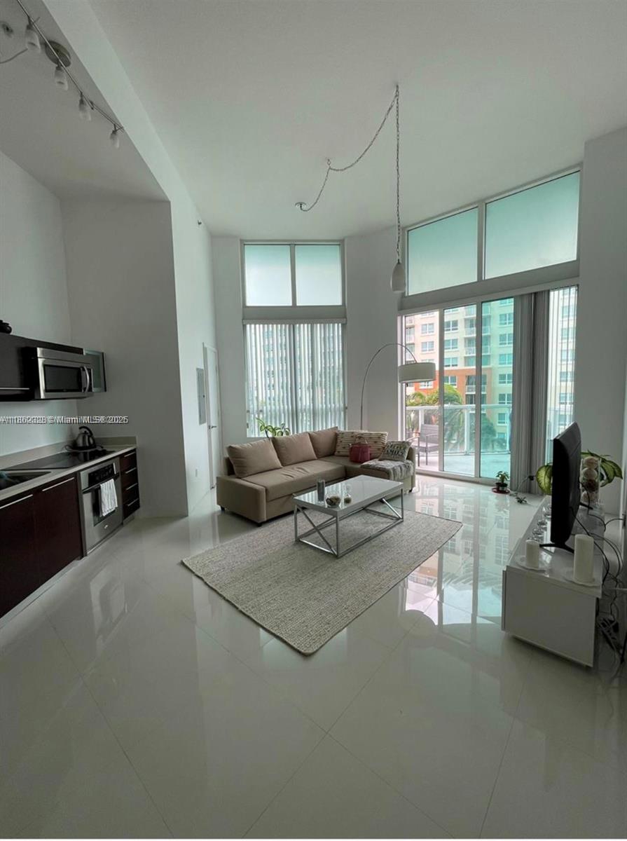 1900 N Bayshore Dr #810, Miami FL 33132