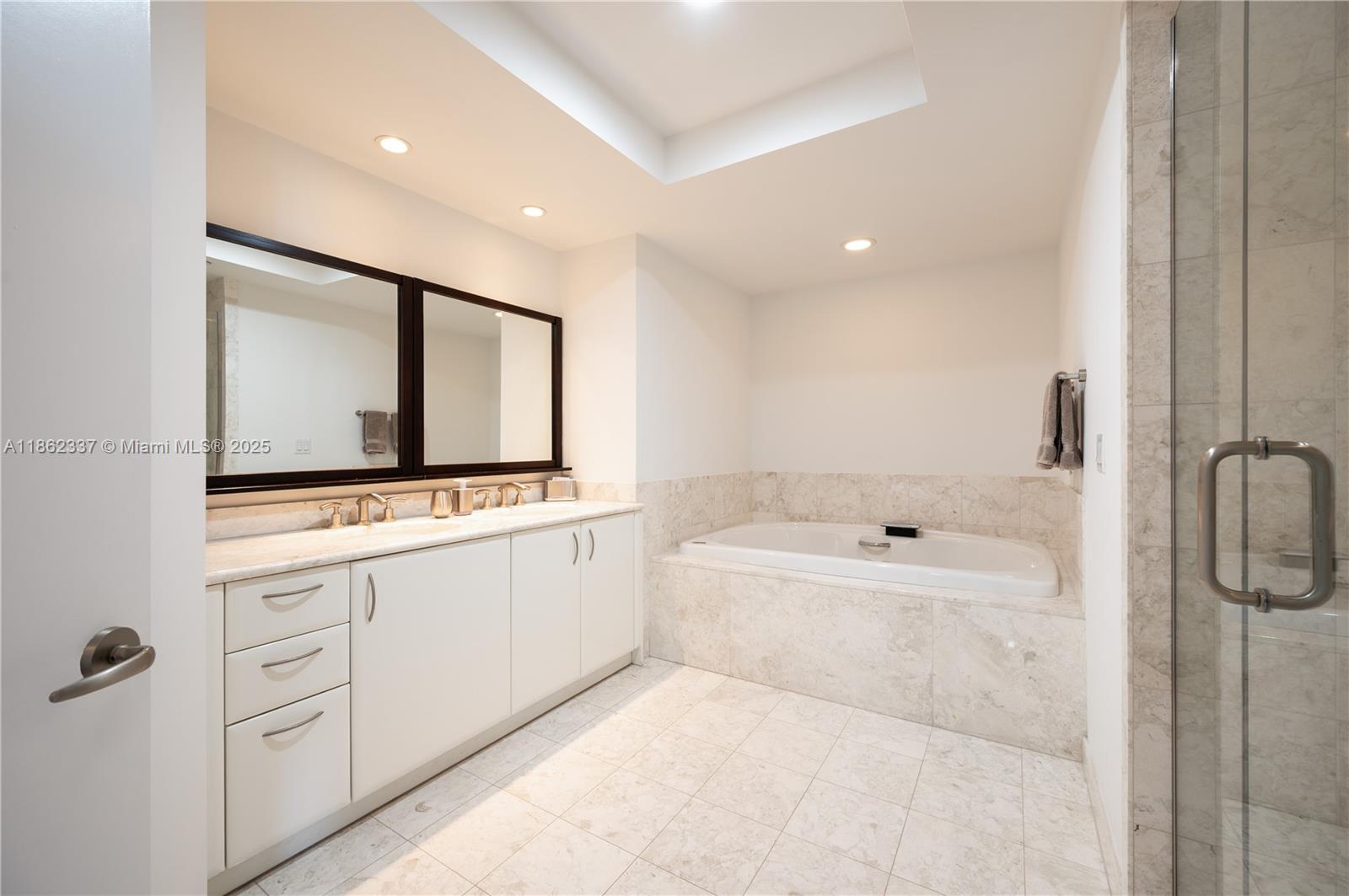 1331 Brickell Bay Dr #1801, Miami FL 33131