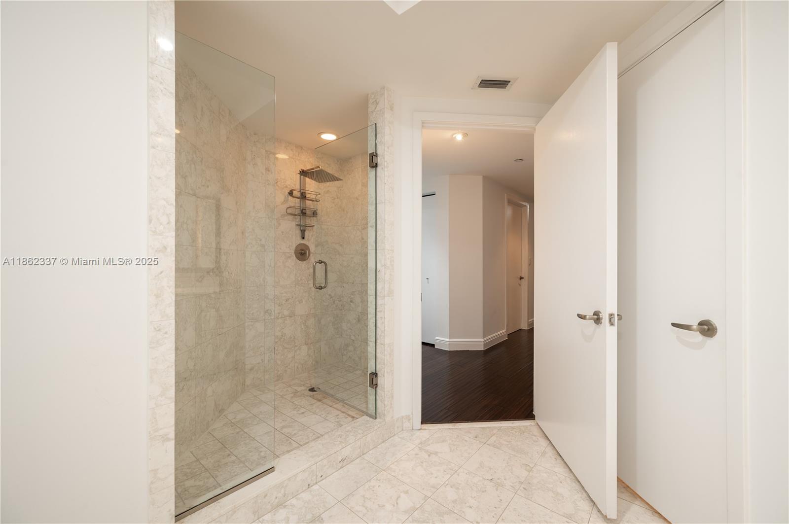 1331 Brickell Bay Dr #1801, Miami FL 33131