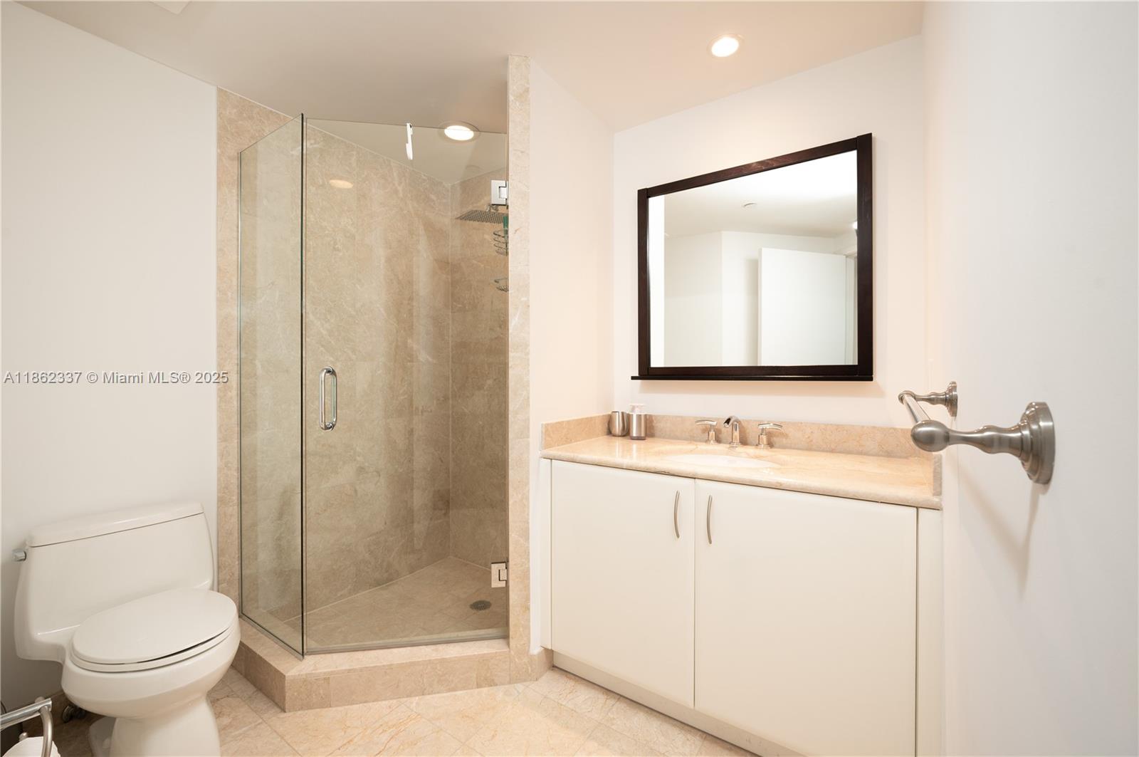 1331 Brickell Bay Dr #1801, Miami FL 33131
