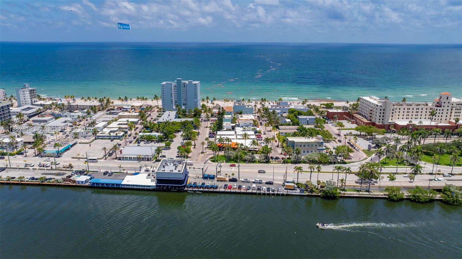 311 N Surf Rd #311, Hollywood FL 33019